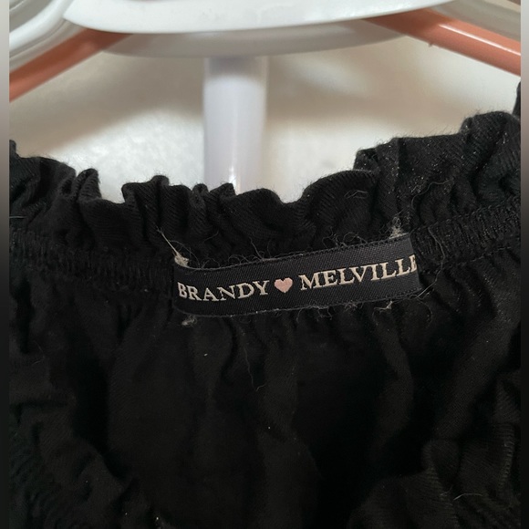 - Brandy Melville- Off Shoulder Crop Top - Picture 2 of 2